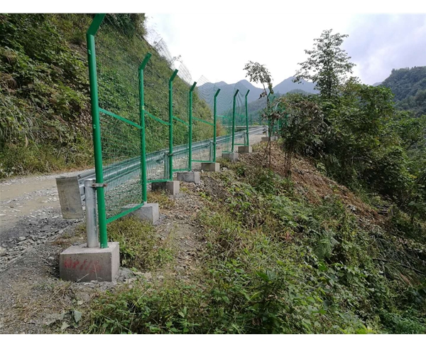 公路护栏网